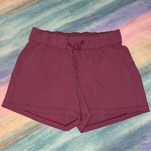 Lululemon On The Fly Short *2.5" Misty Merlot size 6